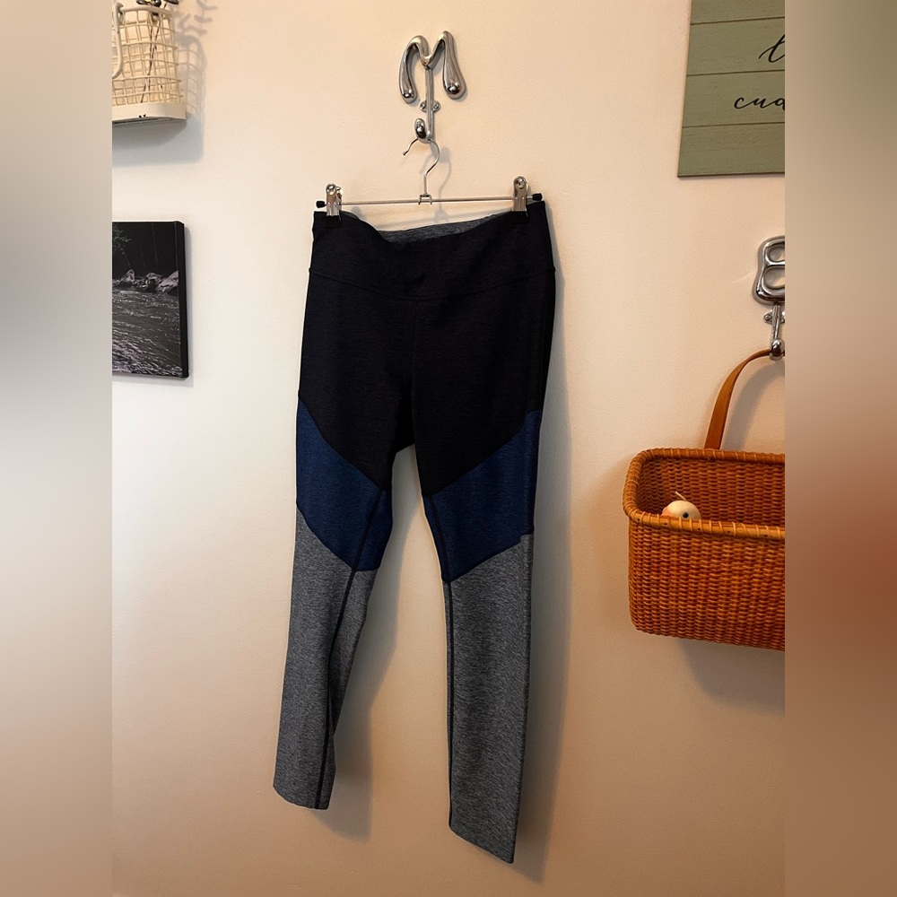 Outdoor Voices Tri color leggings